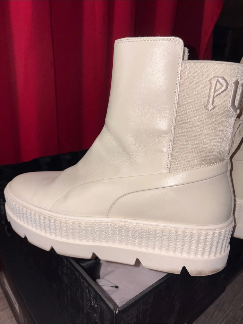 FENTY PUMA COLLAB Chelsea Sneaker Boot - Cream Color Men’s Size 10us (MINT)